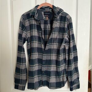 2/20$ Womens Blue Plaid Shirt